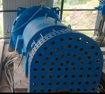 효율성 물 터빈 실내 / 외부 공기 / 물 냉각 220V-690V 200kw-20mw 전력 출력
