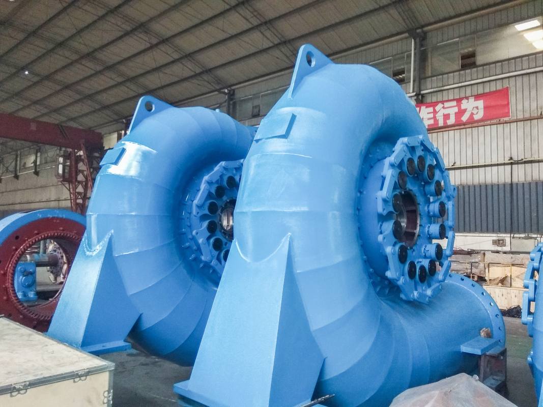 스테인리스 스틸 수직 프랜시스 터빈 발전기 400V - 10kV 전압 물 머리 범위 20m - 300M