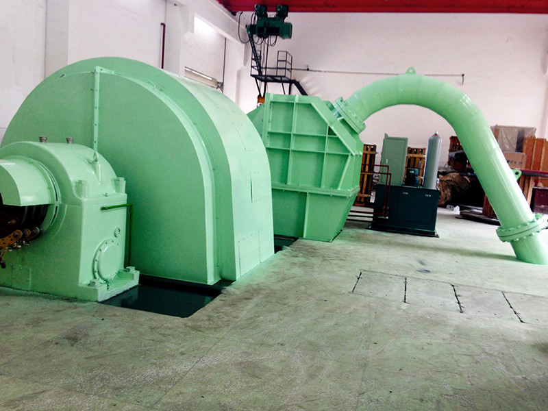 수력 펠튼 터빈 발전기 100kw-50mw IP54 브러시리스/타이리스터 5-50t 무게