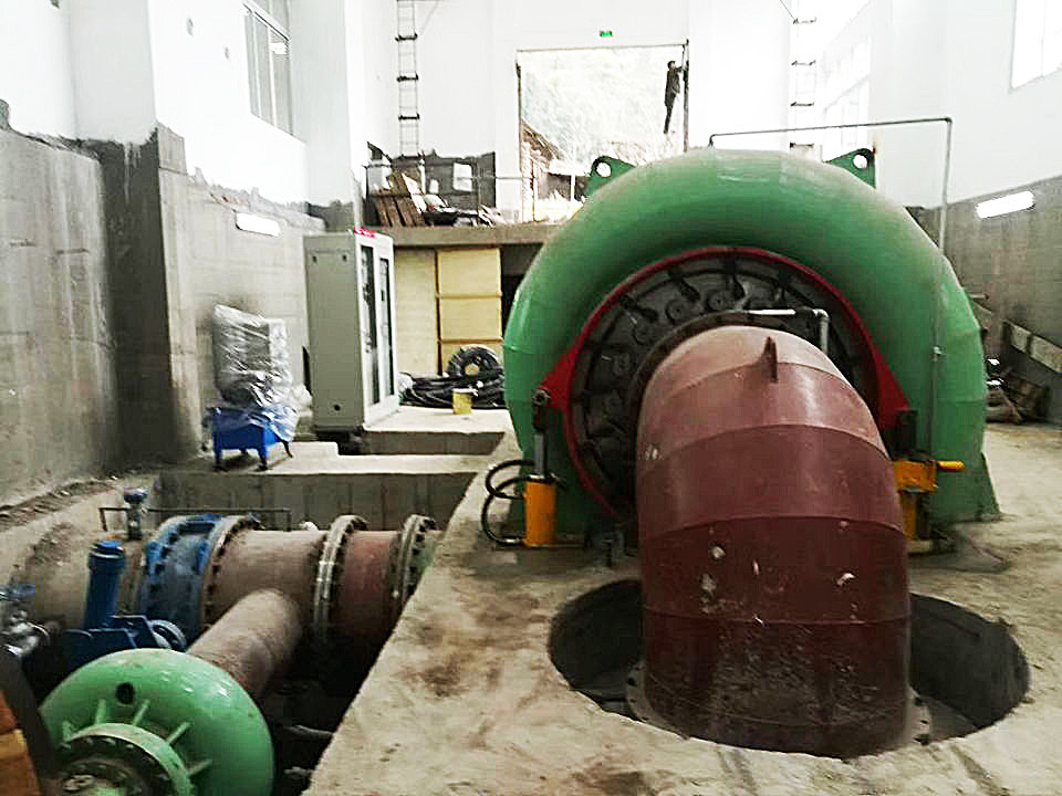 맞춤식 흥분 모드 수 터빈 발전기 200kw-20mw 전력 출력 수평 설치