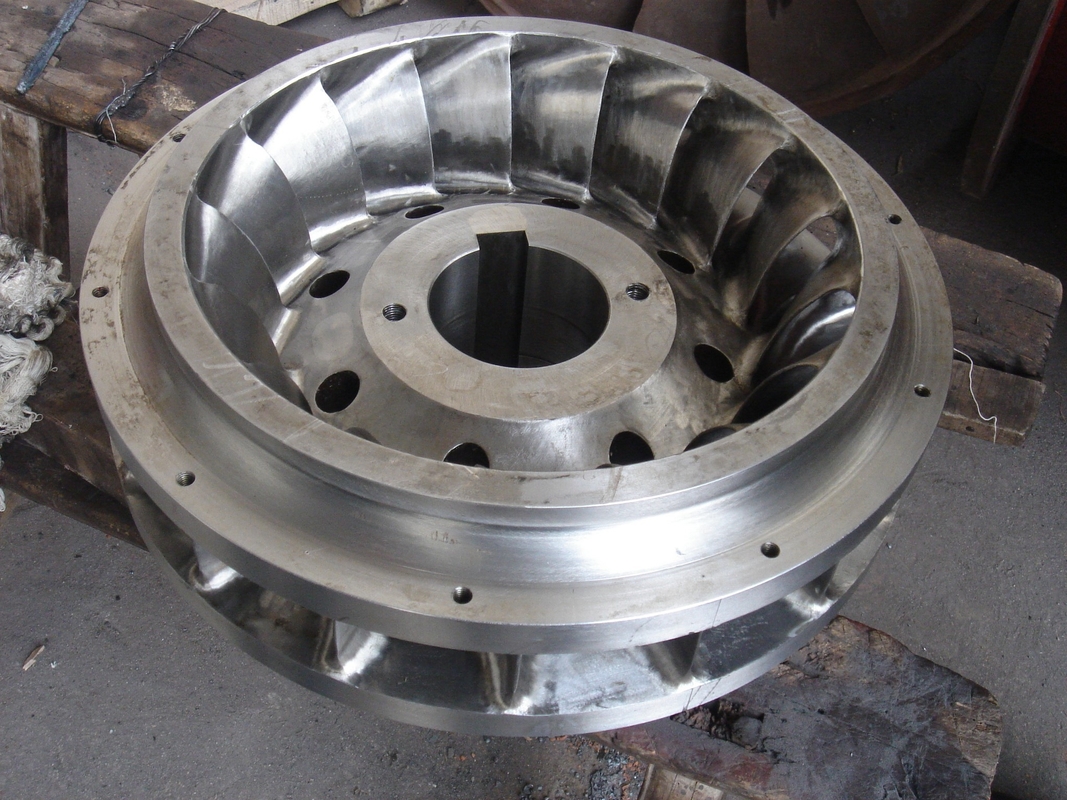 450 - 1000rpm 물 터빈 발전기 수직 / 수평 설치 220V-690V 전압