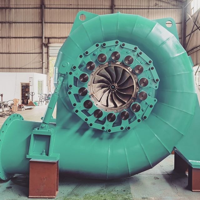 맞춤형 다채로운 물 터빈 발전기 200KW-20MW 50/60Hz 자동 / 수동 제어