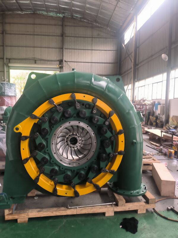 85% ~ 95%의 효율과 200kw ~ 20mw의 전력 출력으로 자동 전압 조절기 (AVR) 를 갖춘 맞춤형 수자원 터빈 발전기