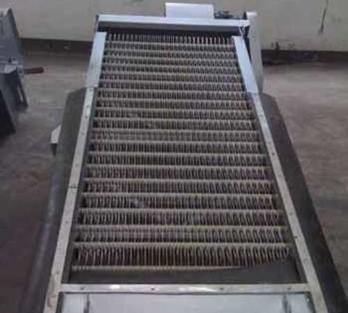 0.5~3미터 랙 폭 호환 및 자동/수동 제어를 위한 고강도 강철 부식 방지 부품을 갖춘 산업용 청소 기계