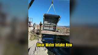 쓰레기통 청소부: 깨끗한 물 섭취